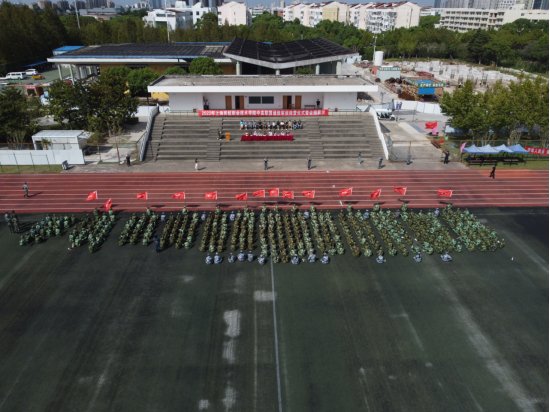 带着积极的热情参加这次军训